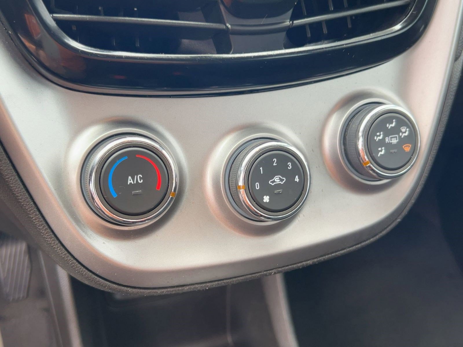 Used 2018 Chevrolet Spark LS image 17