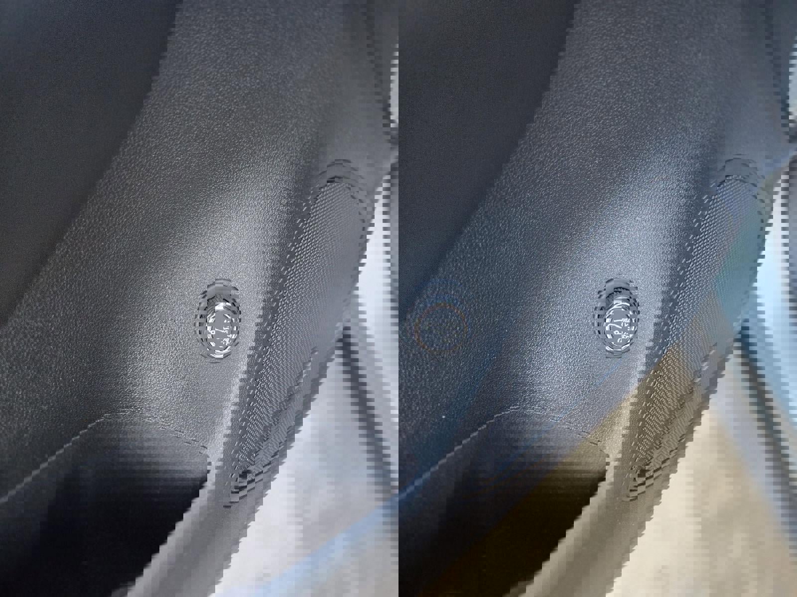 Certified 2023 Buick Envision Essence w/ Sport Touring Package image 31