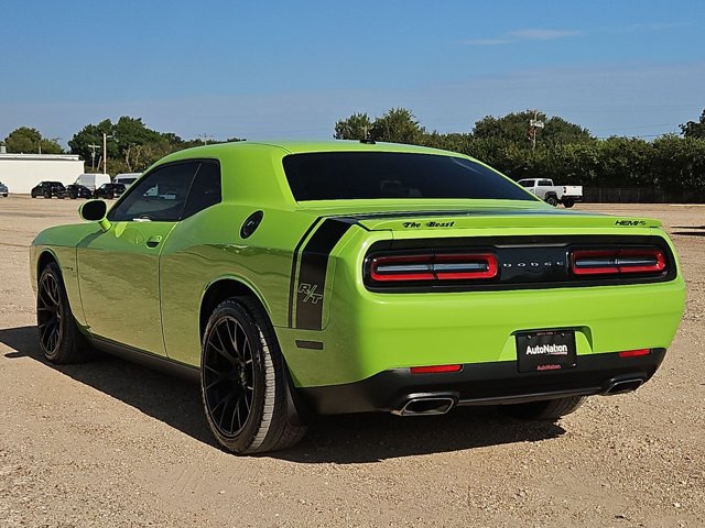 Used 2015 Dodge Challenger R/T w/ Quick Order Package 28B R/T RWD image 8