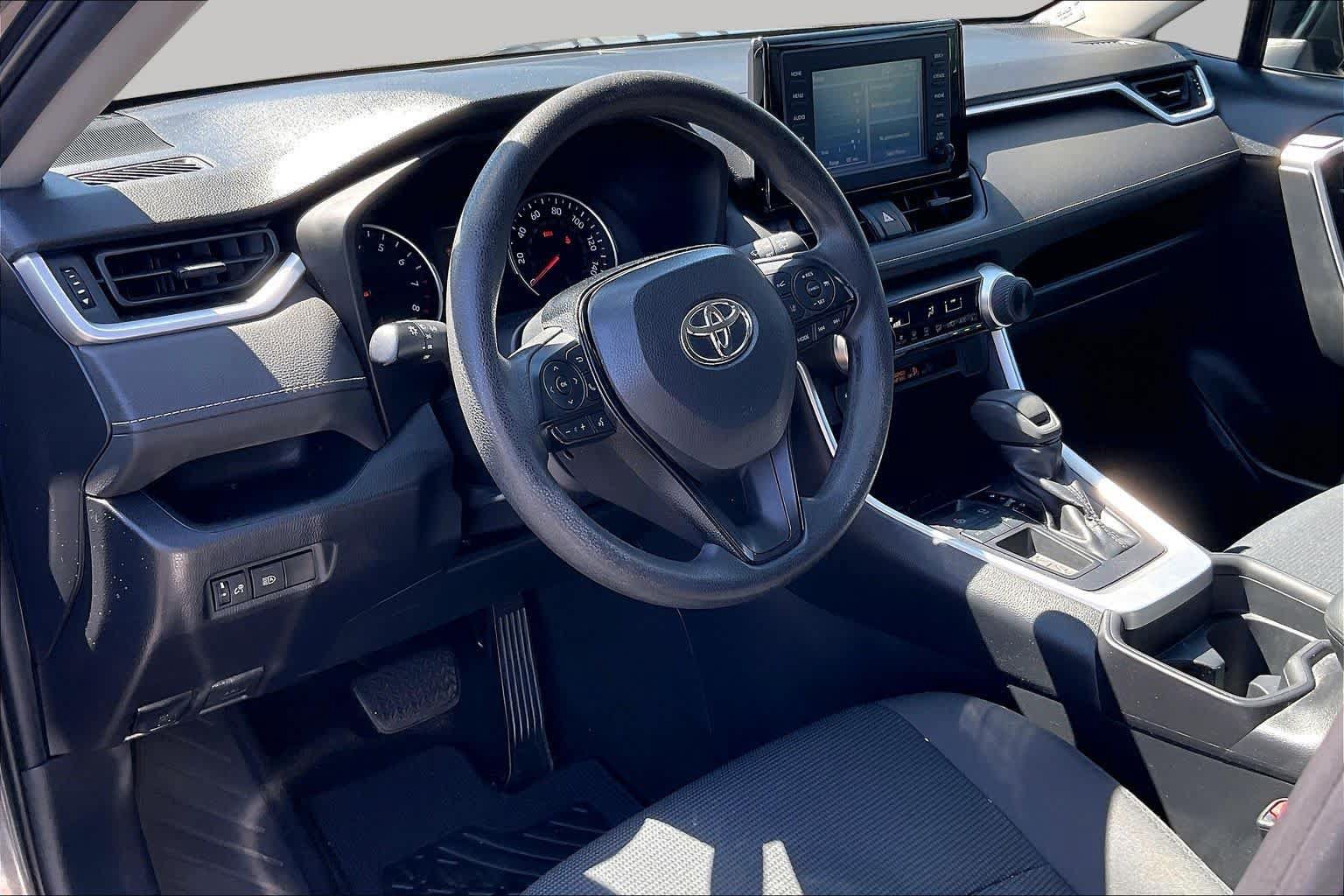 Used 2019 Toyota RAV4 LE w/ Carpet Mat Package FWD image 17