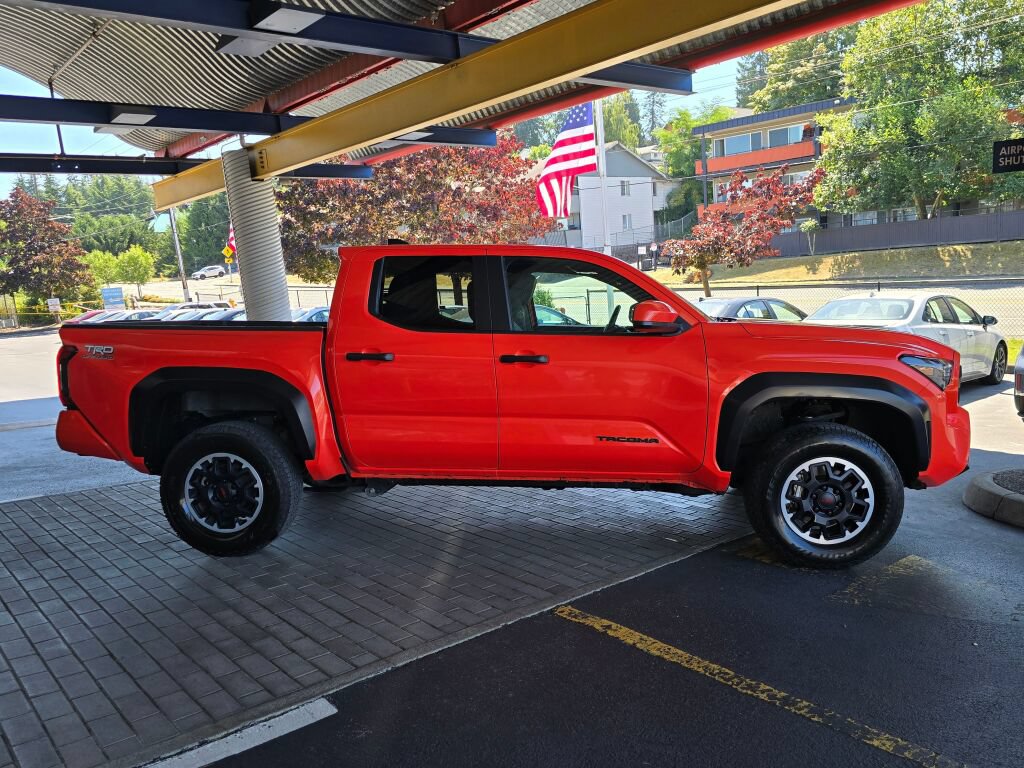 Used 2024 Toyota Tacoma TRD Off-Road AWD/4WD image 2