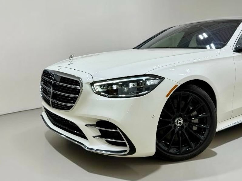 Used 2022 Mercedes-Benz S 500 4MATIC w/ AMG Line Package image 6