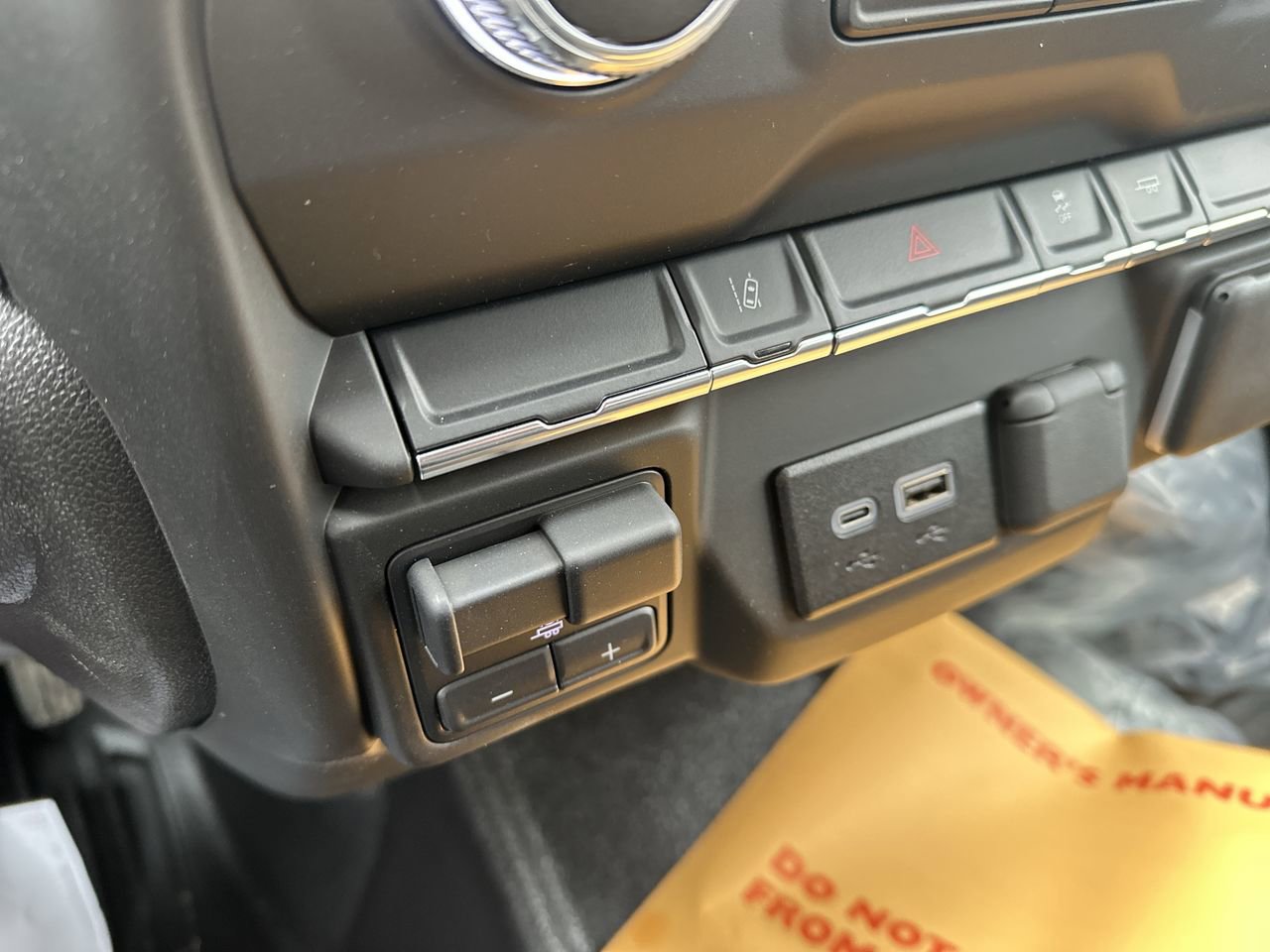 New 2025 GMC Sierra 2500 Pro w/ Convenience Package image 19