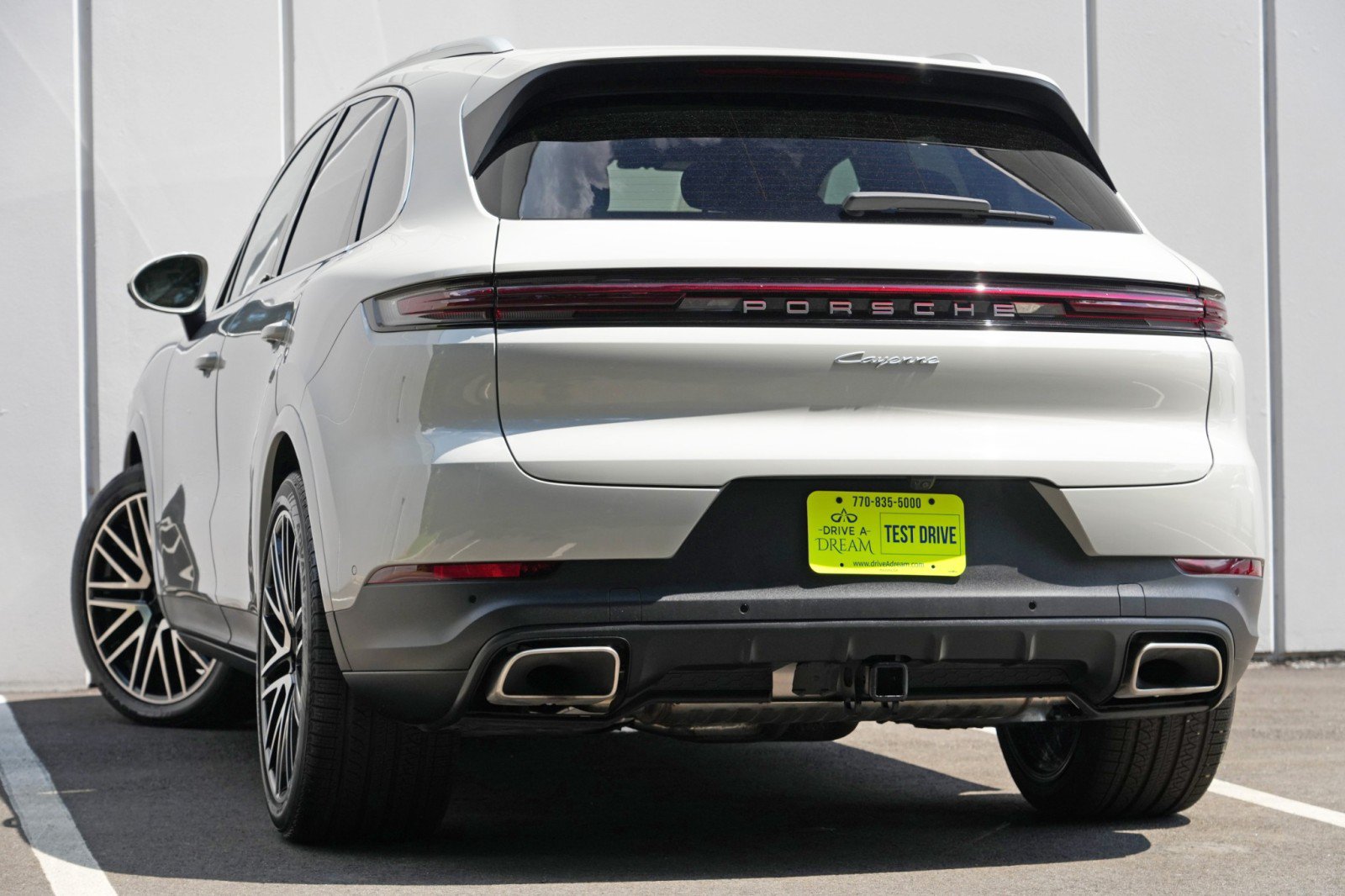 Used 2025 Porsche Cayenne w/ Premium Package Plus AWD/4WD image 6