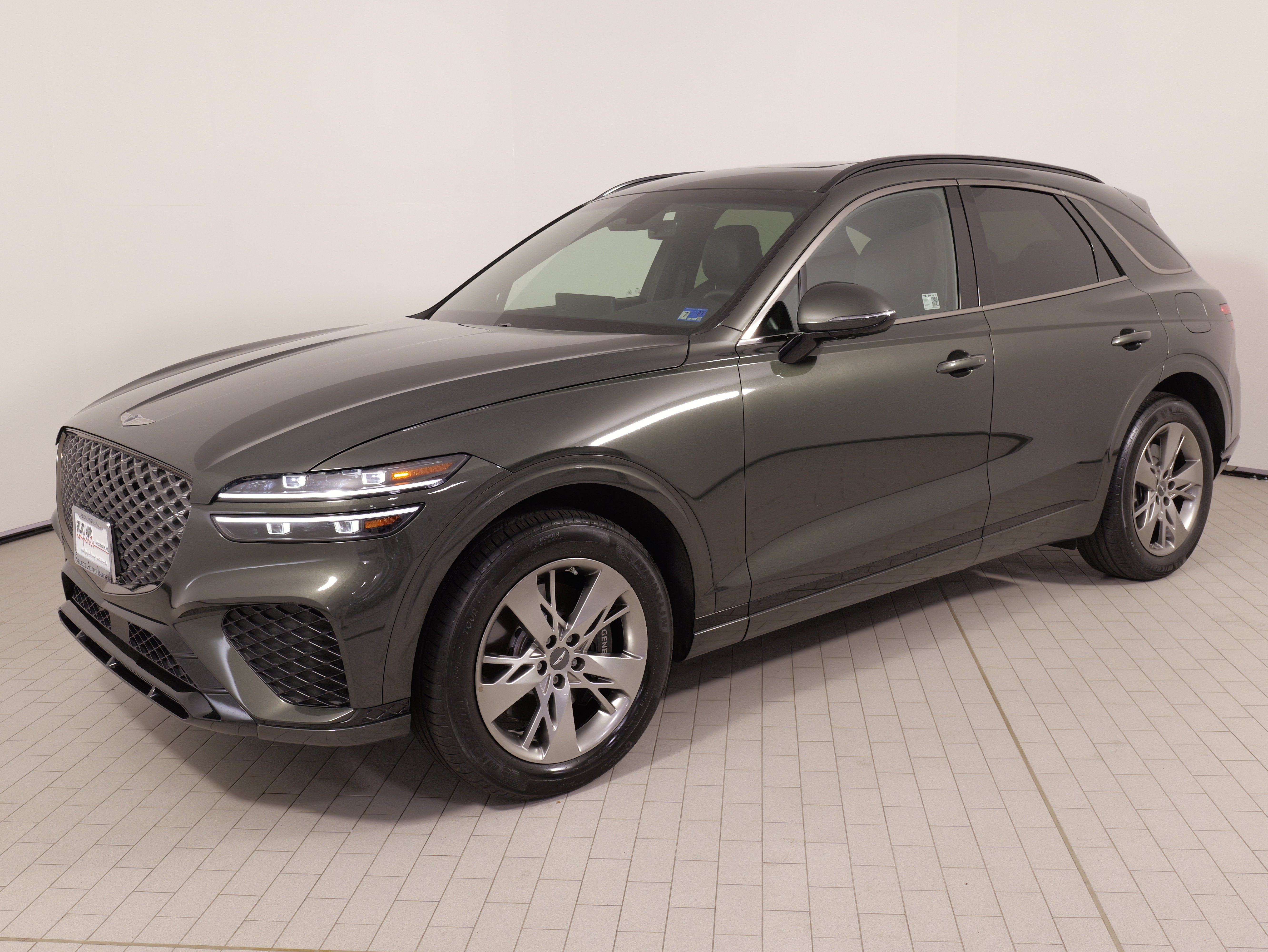 Used 2025 Genesis GV70 3.5T Sport AWD/4WD image 3