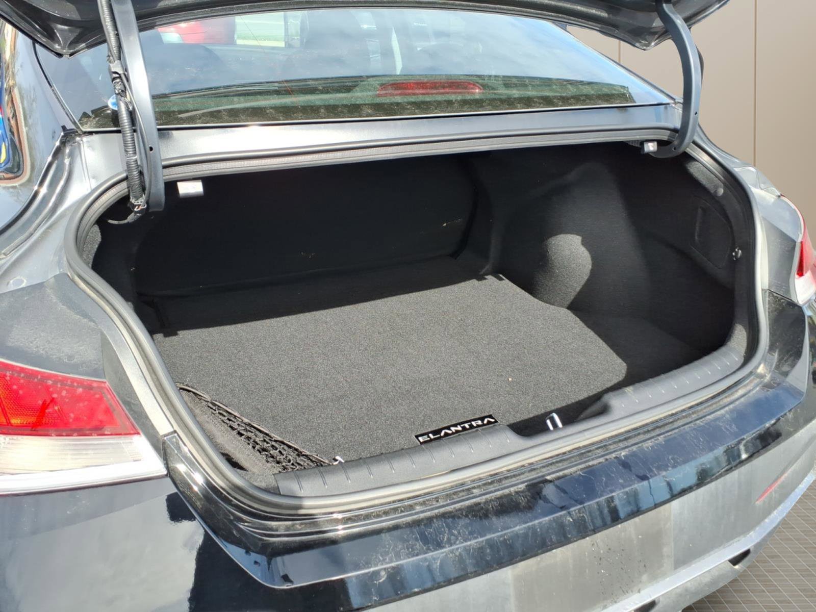 Used 2024 Hyundai Elantra SEL image 13