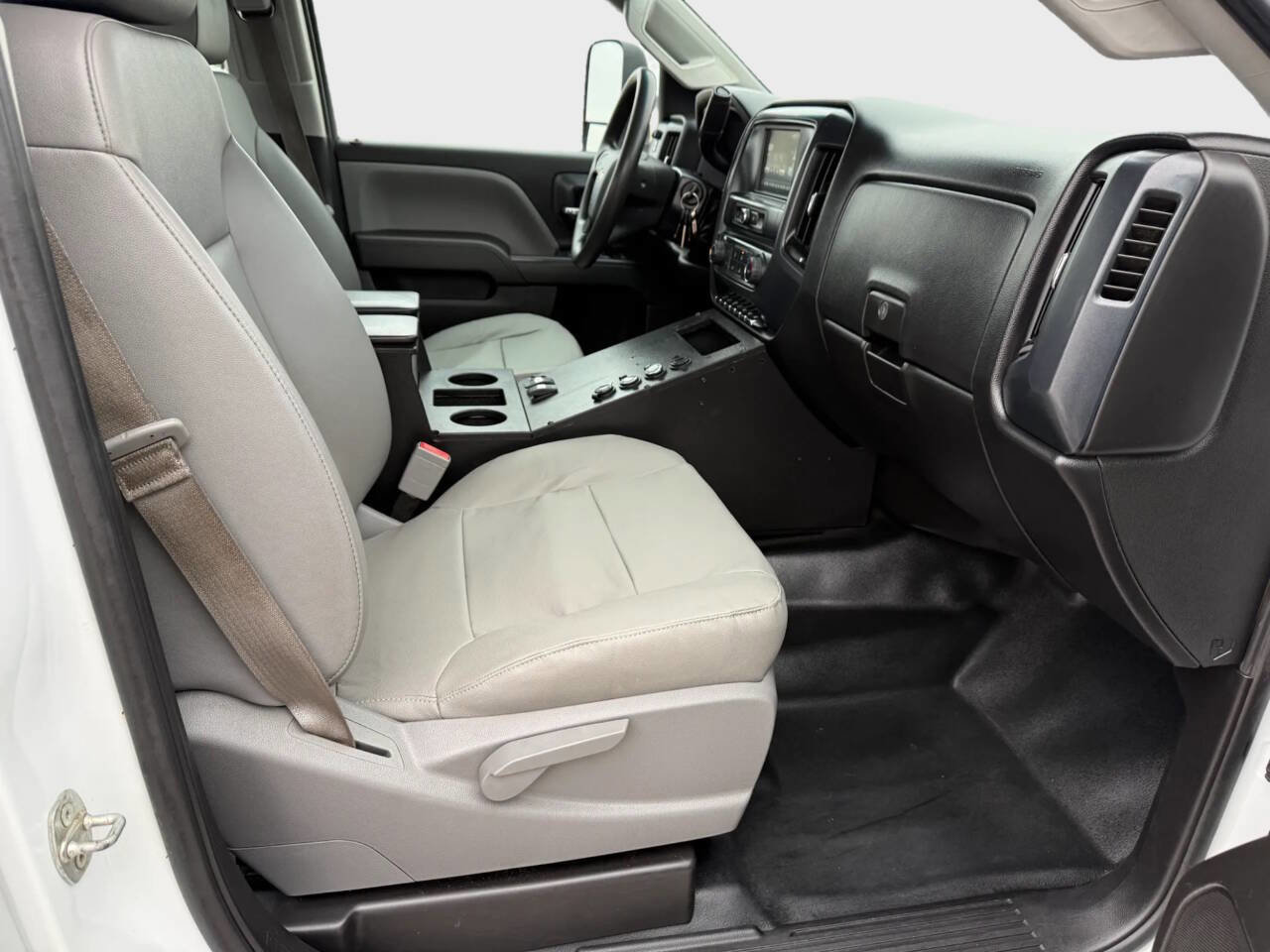 Used 2016 Chevrolet Silverado 3500 W/T AWD/4WD image 10