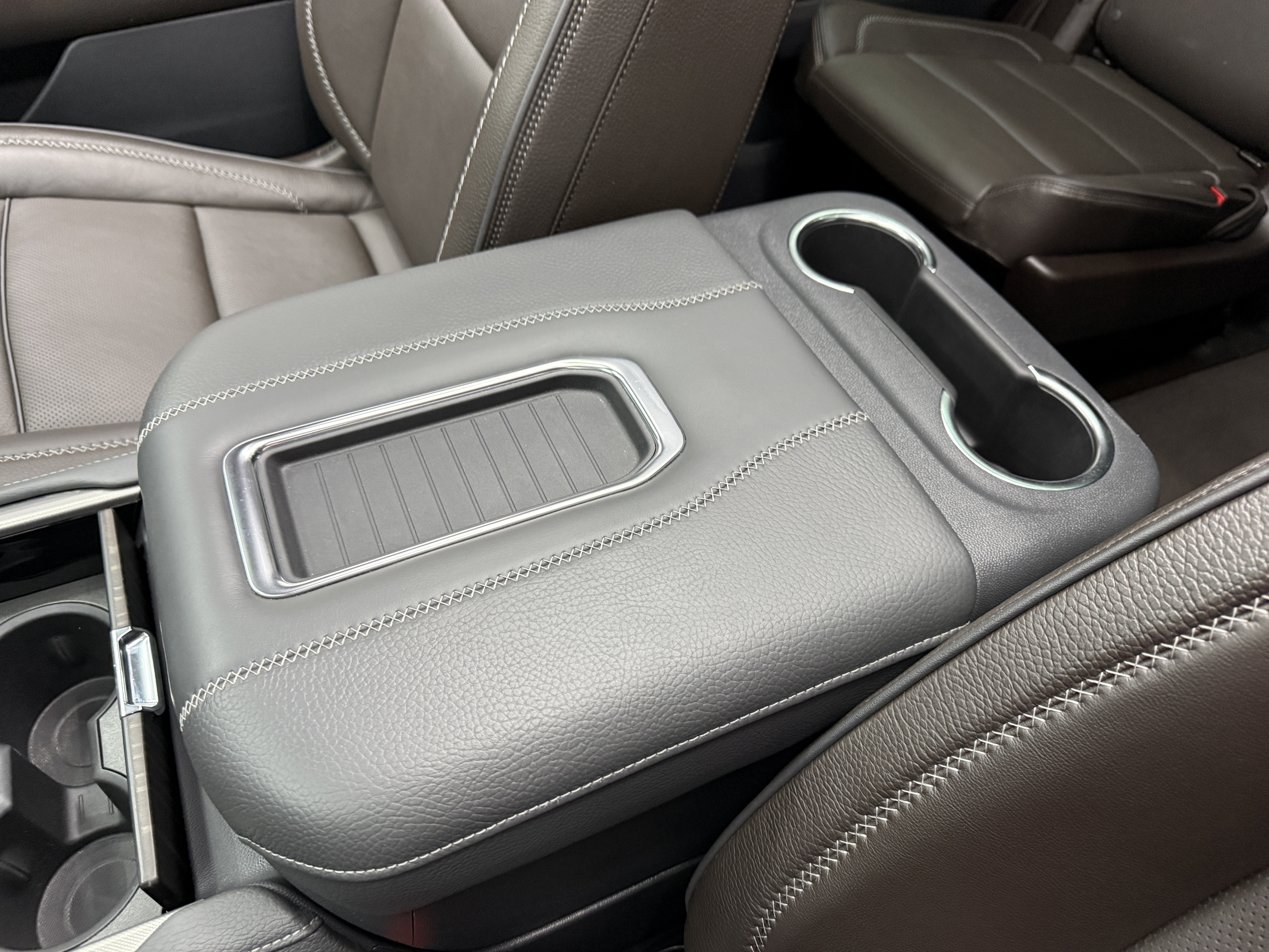 Used 2024 GMC Yukon Denali image 26