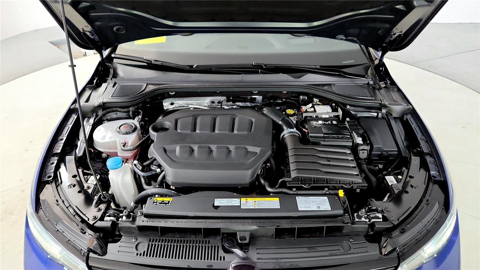 Used 2025 Volkswagen Golf R Black Edition image 14