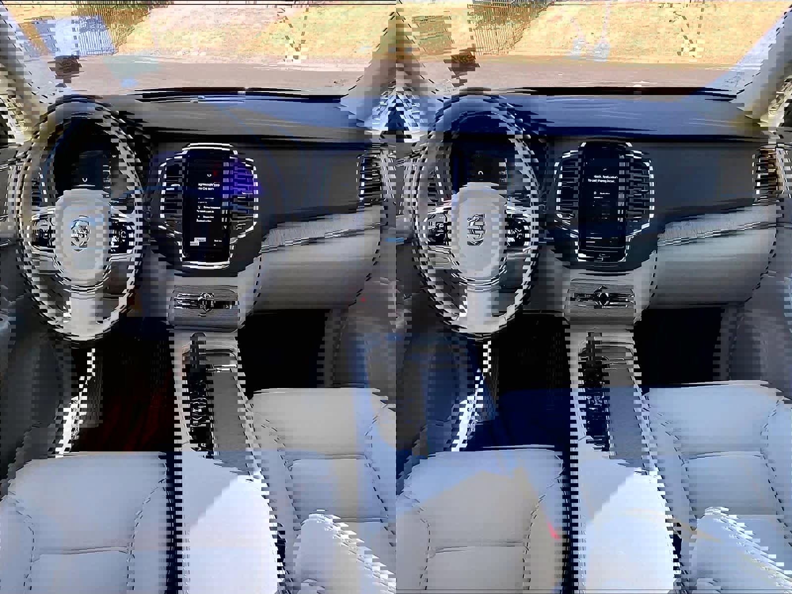 Used 2025 Volvo XC90 B6 Core w/ Climate Package image 18