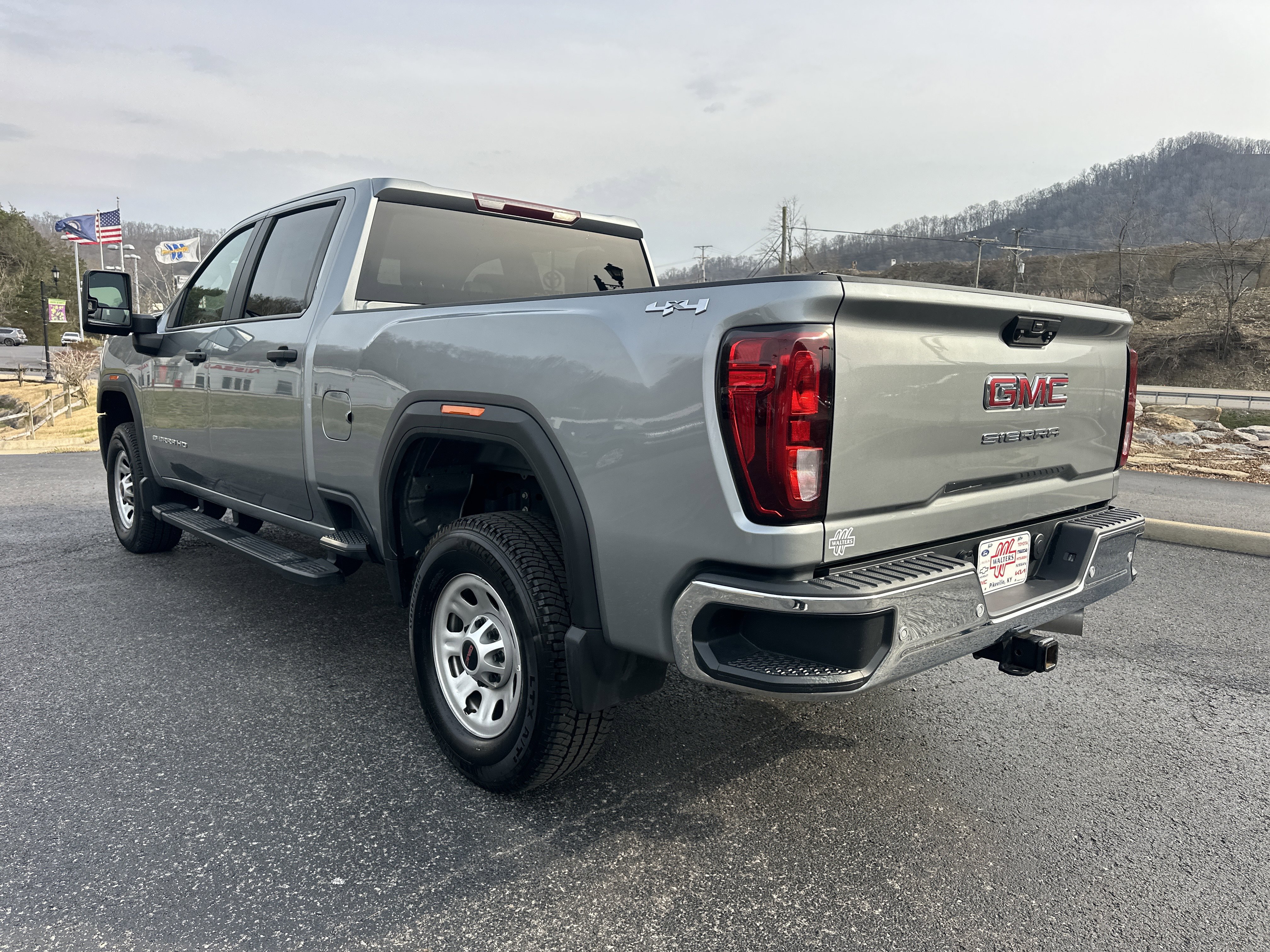 Used 2024 GMC Sierra 2500 Pro image 4