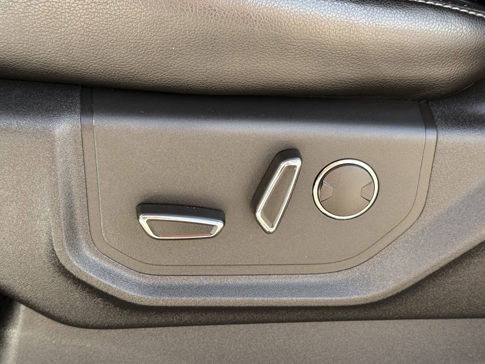 Used 2019 Ford F250 Lariat w/ Chrome Package image 25