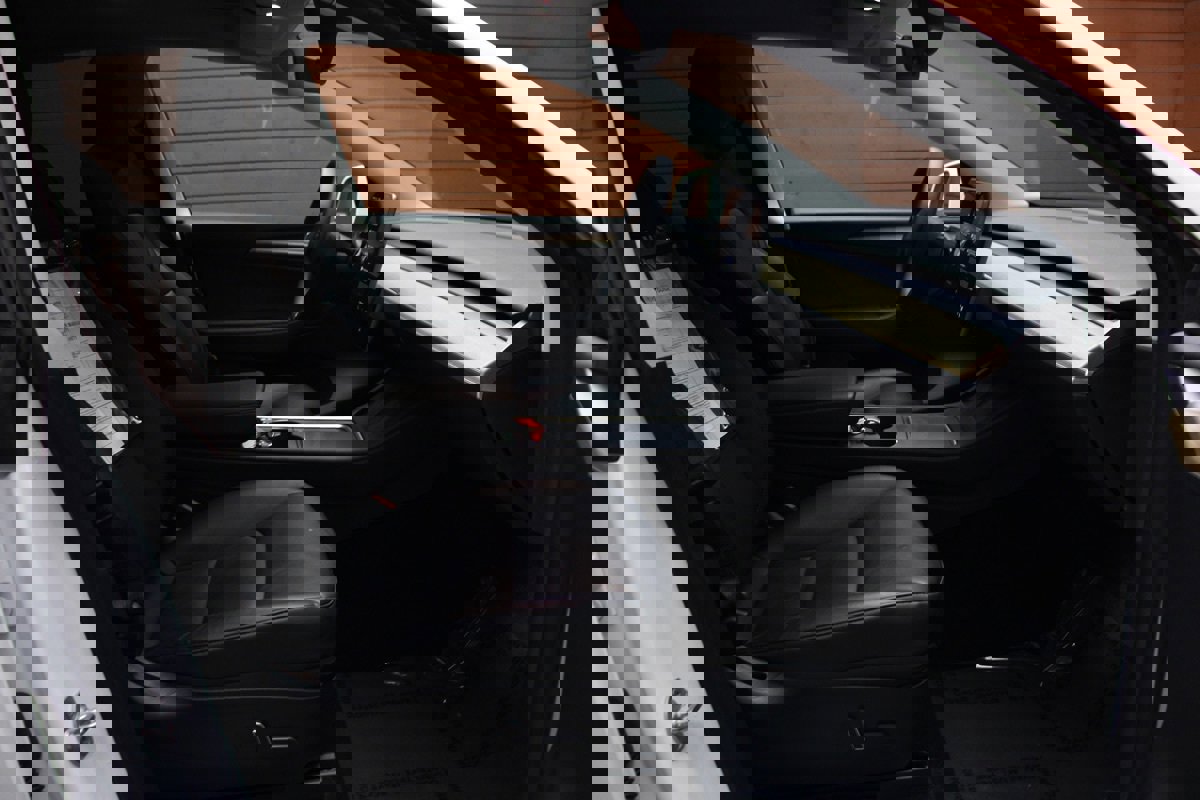 Used 2022 Tesla Model Y Long Range image 40