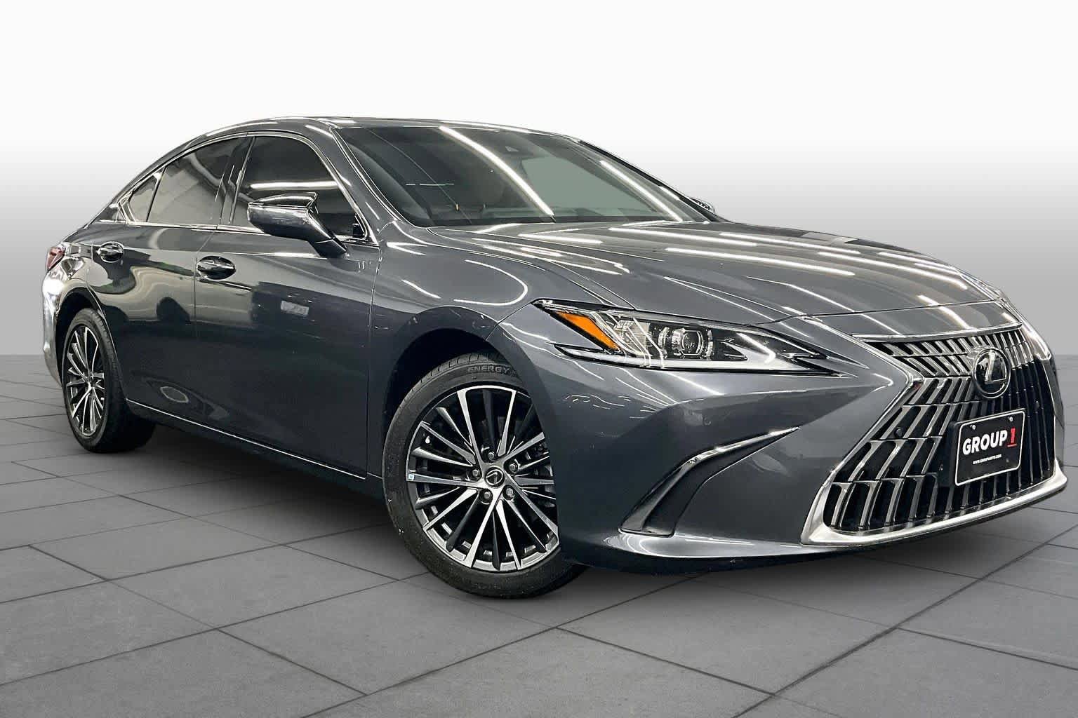 Used 2023 Lexus ES 300h w/ Premium Package FWD image 3