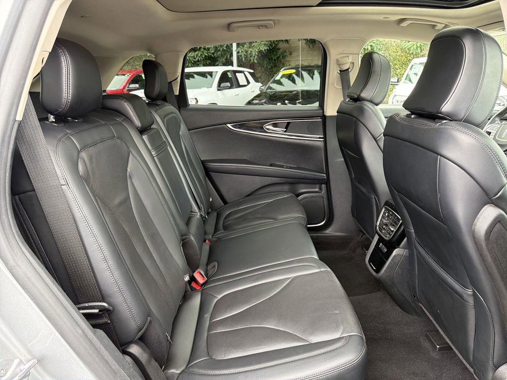 Used 2023 Lincoln Nautilus Reserve AWD/4WD image 28