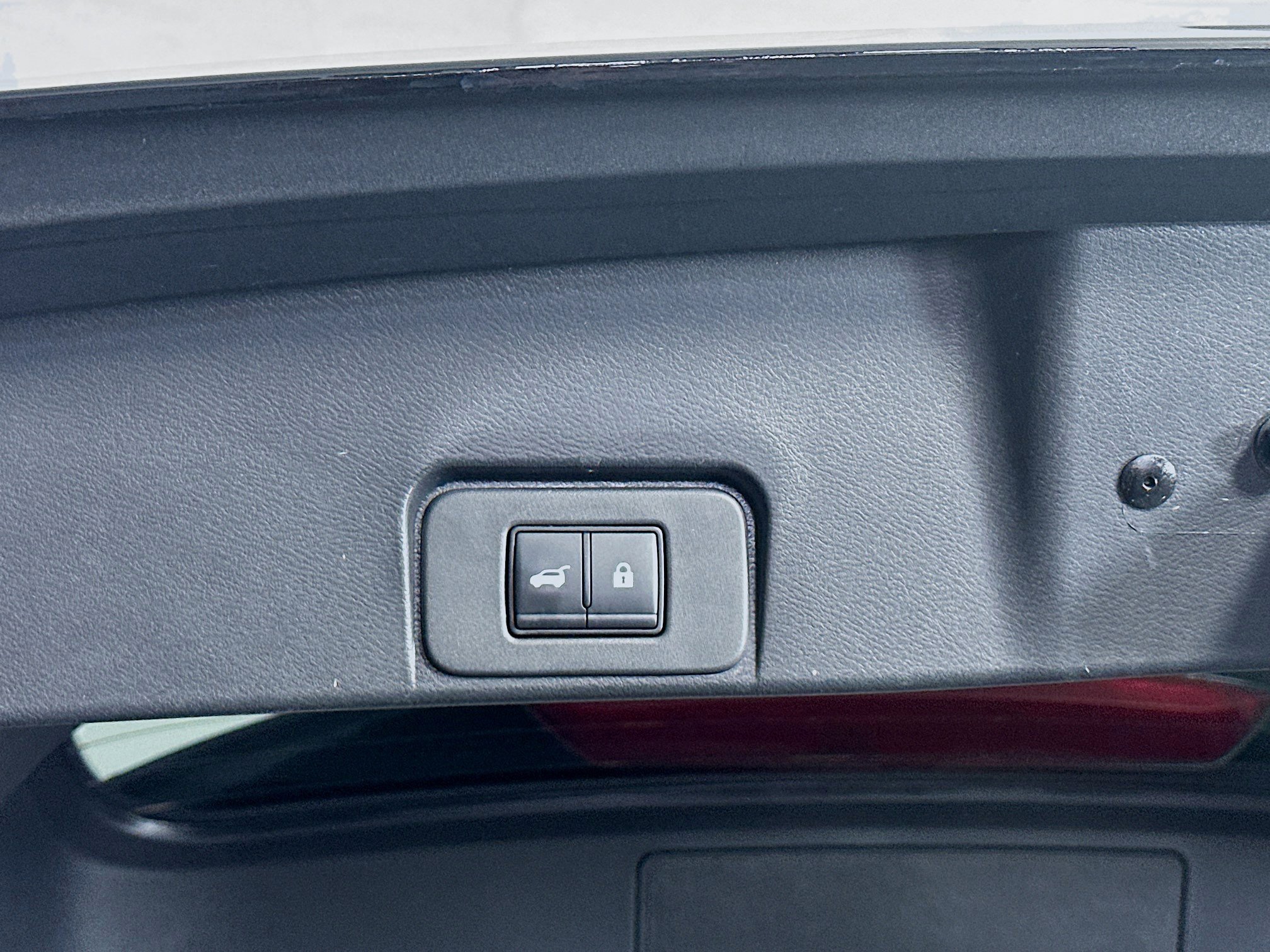 Used 2023 Nissan Rogue SV w/ SV Premium B Package image 31
