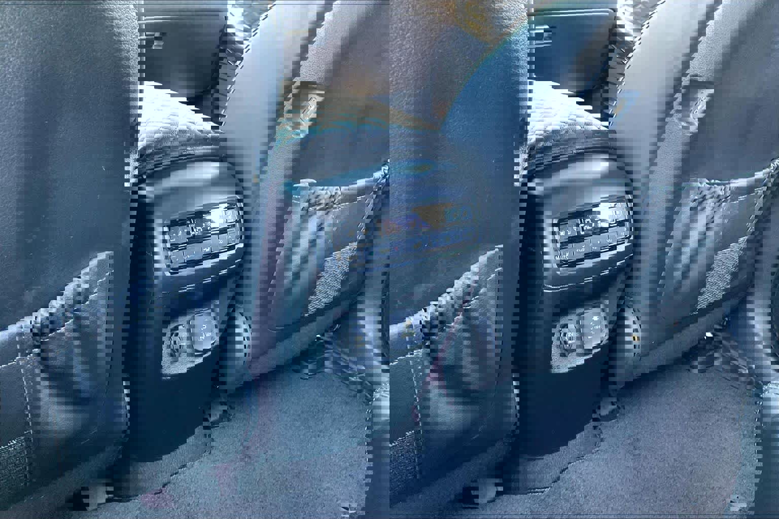 Used 2022 Hyundai Palisade Calligraphy w/ Cargo Package image 39