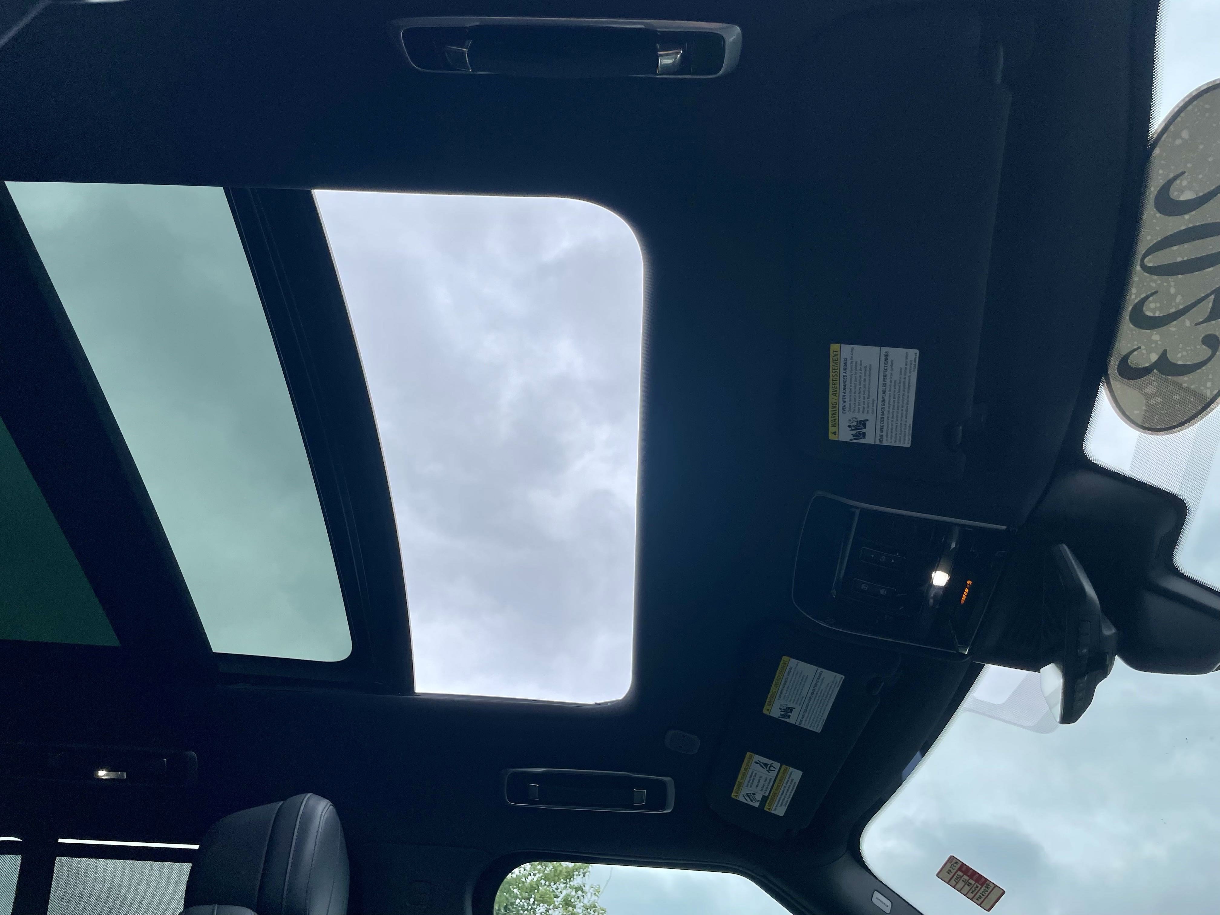 Used 2023 Land Rover Range Rover SE image 16