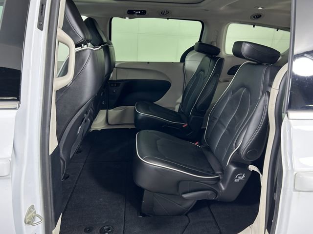 Used 2024 Chrysler Pacifica Limited image 27