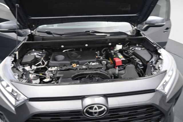 Used 2021 Toyota RAV4 XLE AWD/4WD image 13