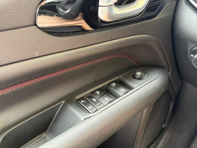 Certified 2025 Jeep Compass Trailhawk AWD/4WD image 4