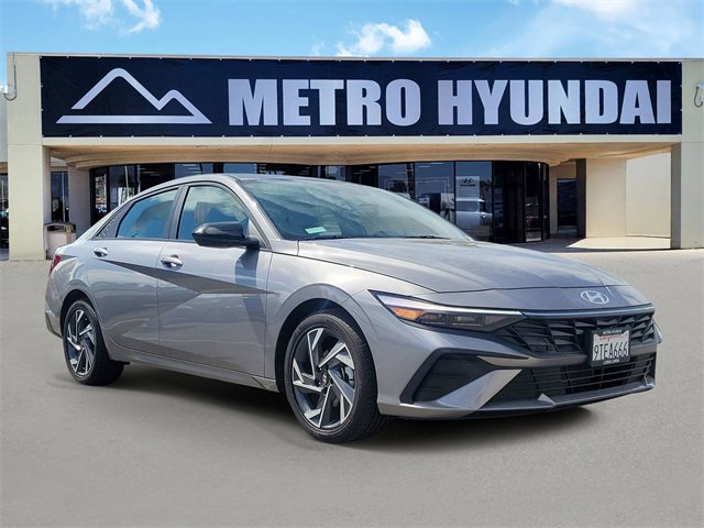 Certified 2025 Hyundai Elantra Sport image 1