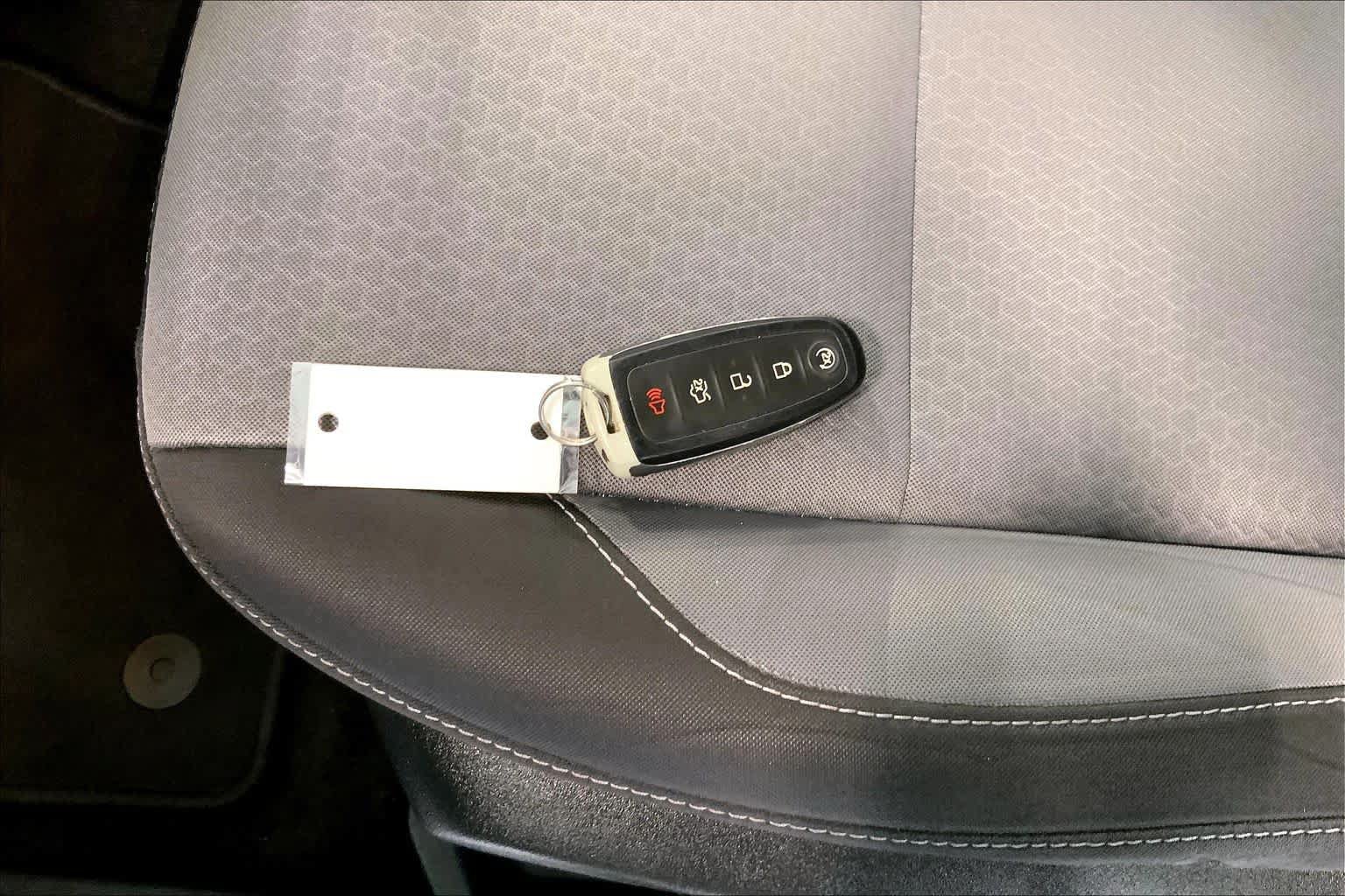 Used 2019 Ford Escape SE FWD image 15