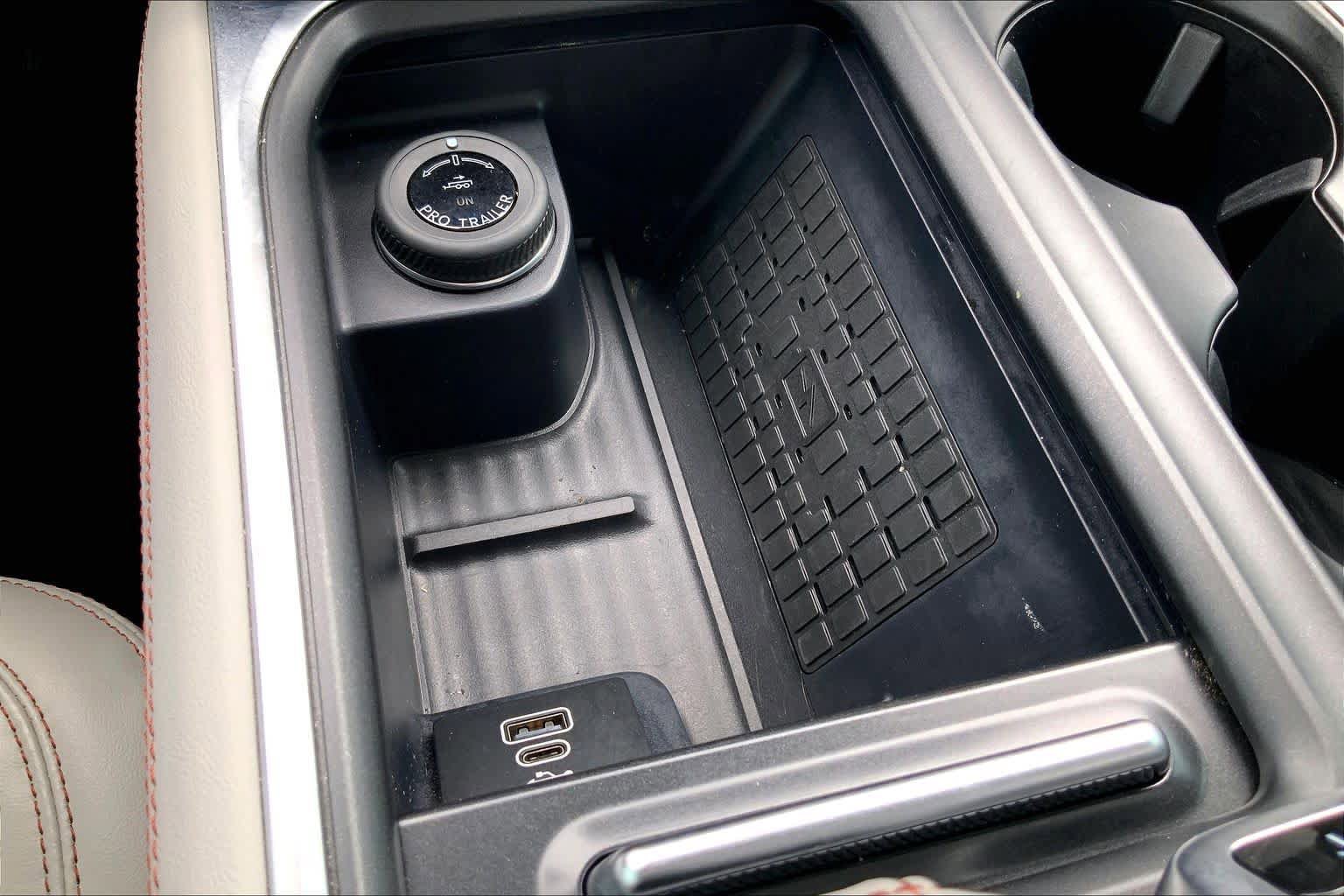 Used 2025 Ford Expedition Active RWD image 28