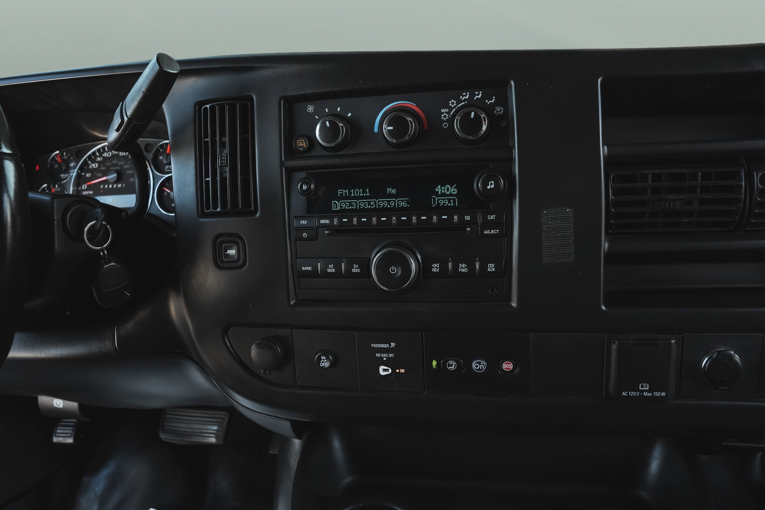 Used 2016 Chevrolet Express 3500 Extended RWD image 16