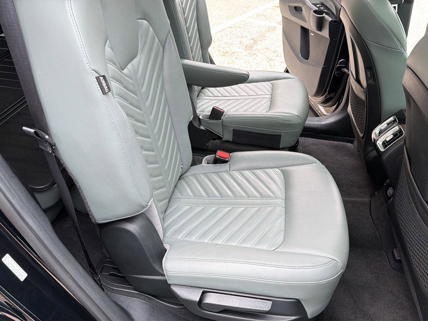 Used 2024 Kia Sorento SX Prestige w/ Sage Leather Package image 16