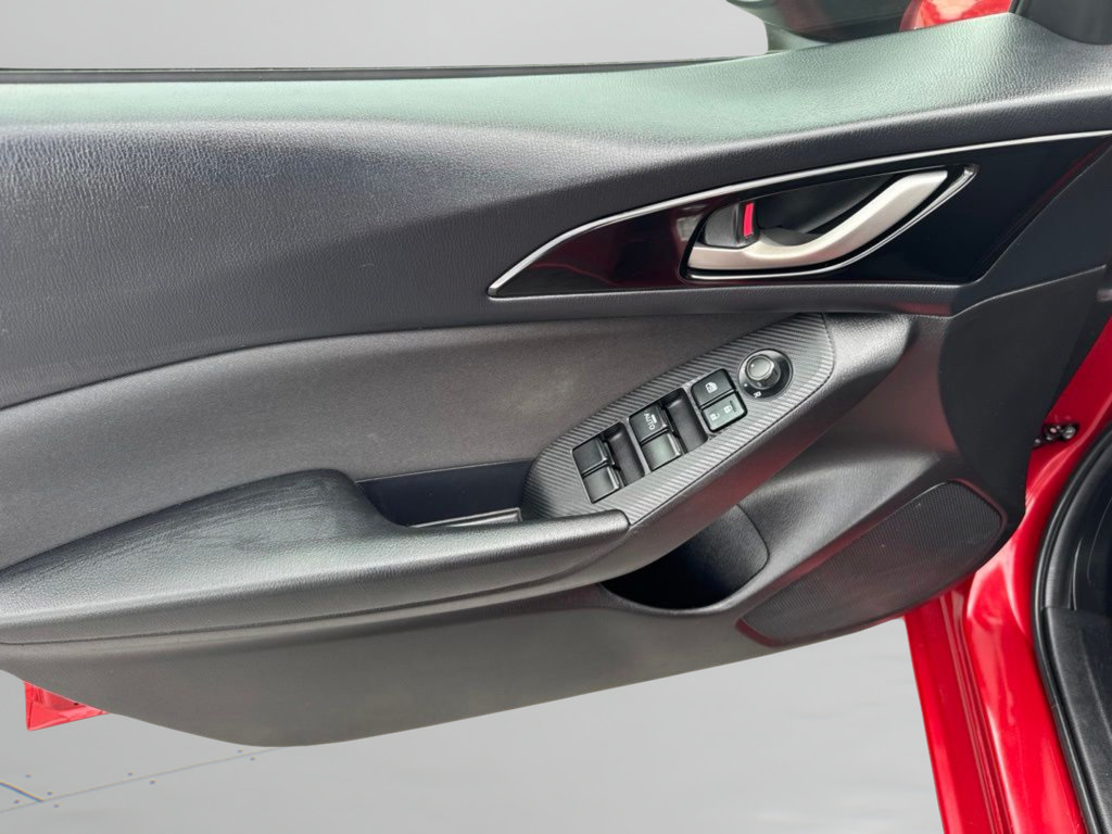 Used 2015 MAZDA MAZDA3 i Sport FWD image 21