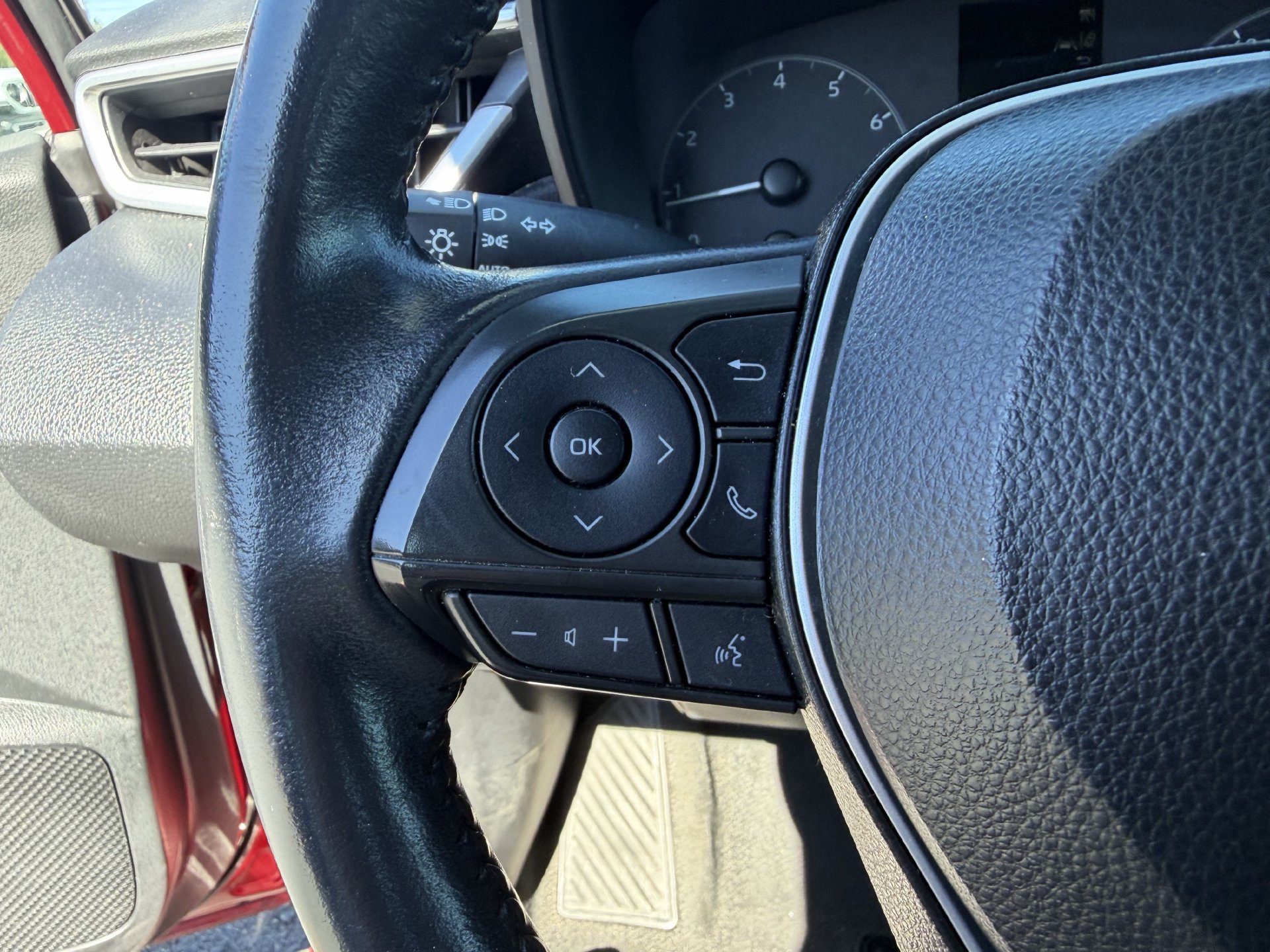 Used 2024 Toyota Corolla SE FWD image 11