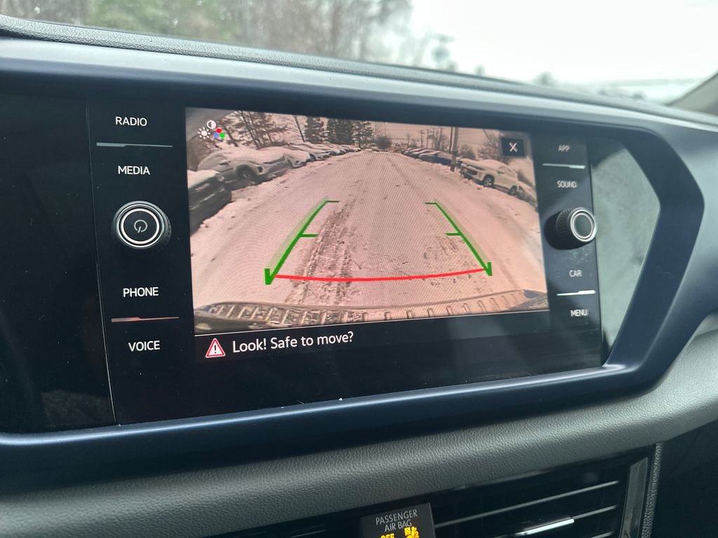 Certified 2022 Volkswagen Taos SE image 10