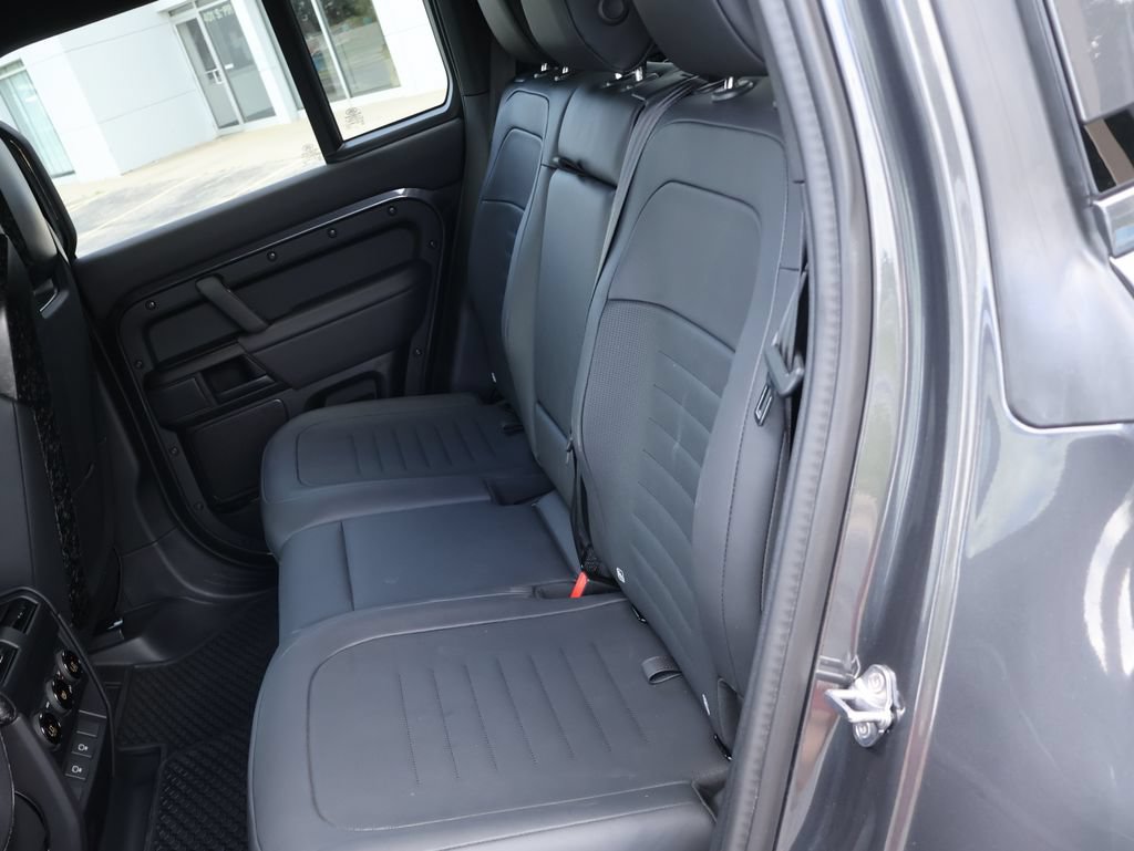 Used 2025 Land Rover Defender 110 AWD/4WD image 13