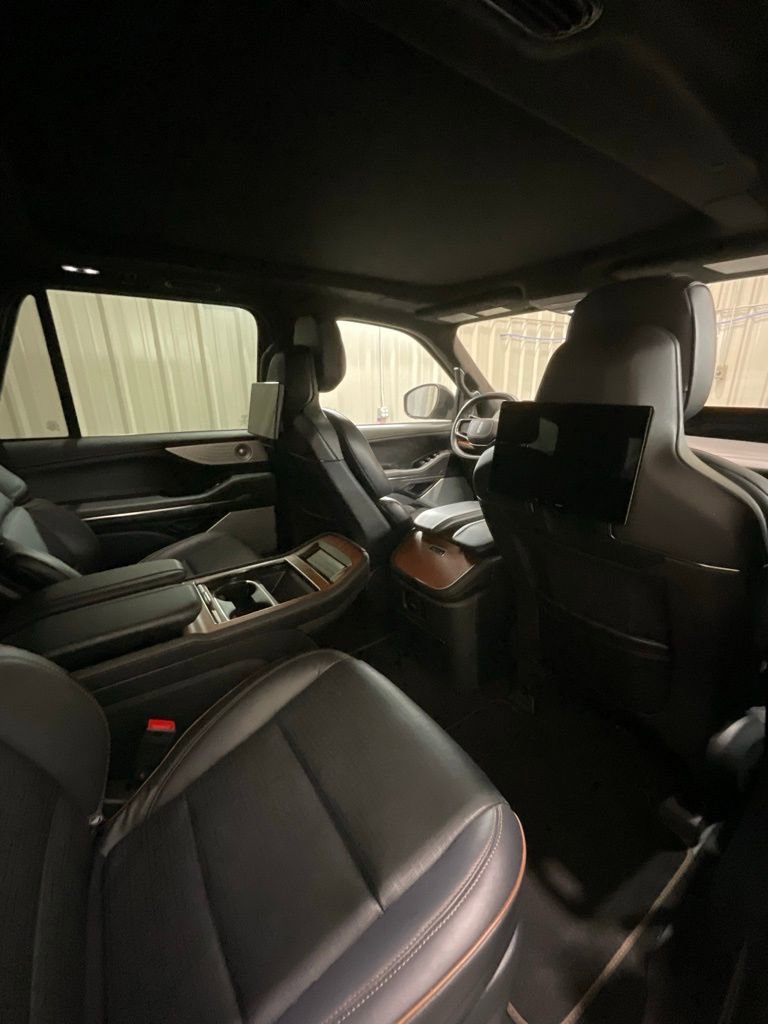 Used 2025 Lincoln Navigator Black Label image 15