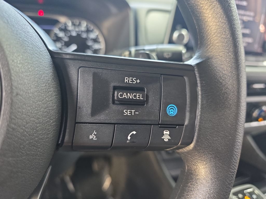 Used 2024 Nissan Rogue SV AWD/4WD image 17