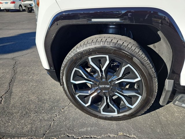 Used 2025 GMC Sierra EV Denali AWD/4WD image 21