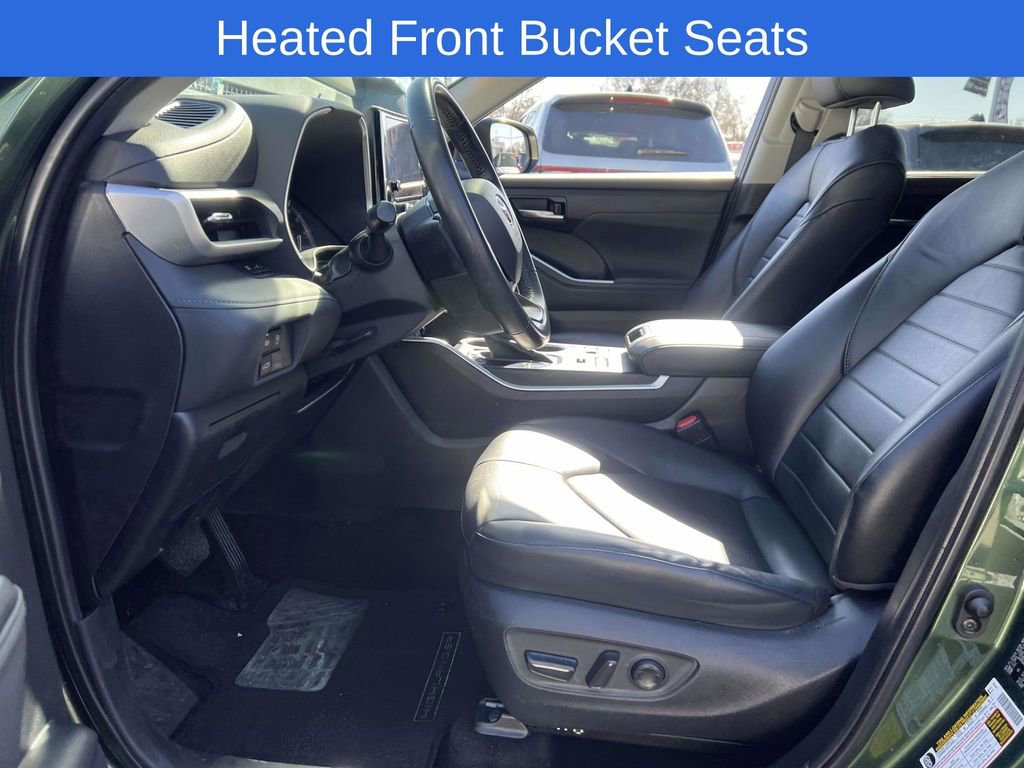 Used 2023 Toyota Highlander XLE image 15