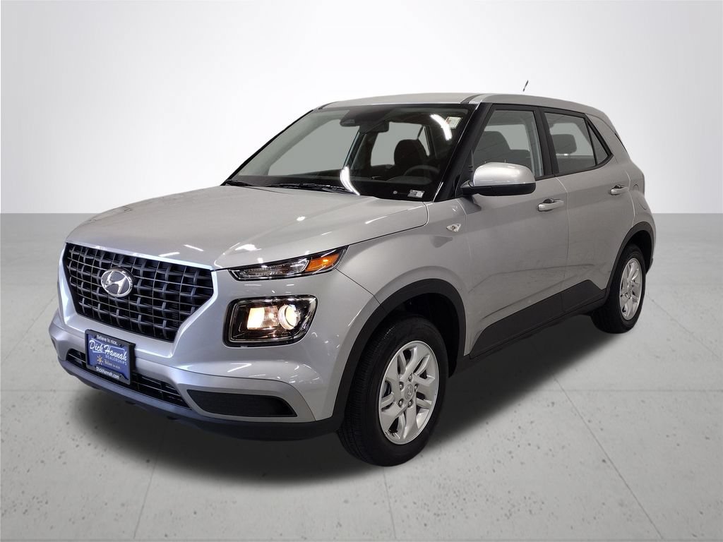 Certified 2026 Hyundai Venue SE FWD image 2