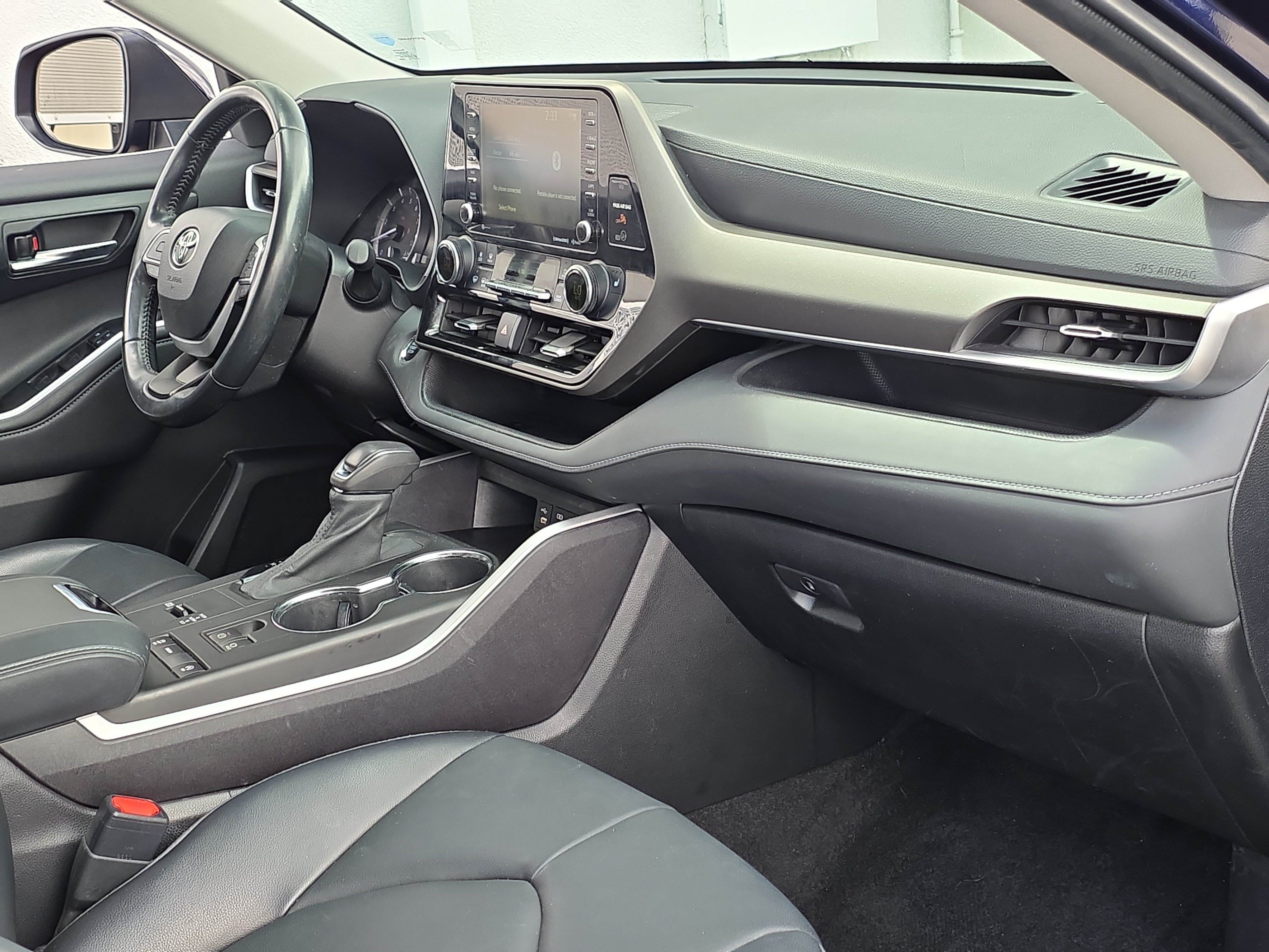 Used 2022 Toyota Highlander XLE FWD image 31