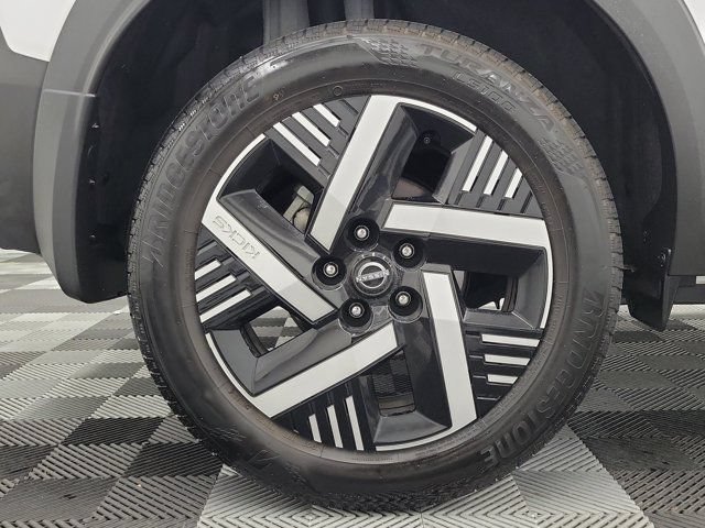 Used 2025 Nissan Kicks SV FWD image 7