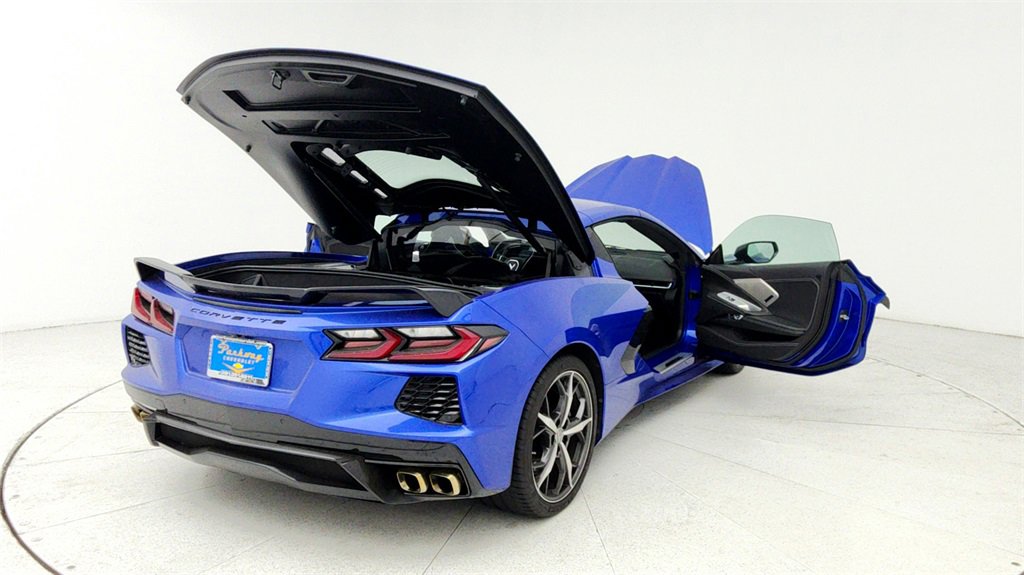 Used 2021 Chevrolet Corvette Stingray w/ Z51 Performance Package image 12