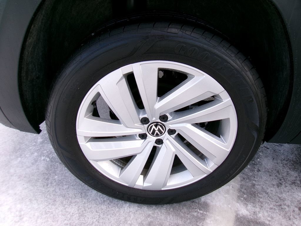 Used 2023 Volkswagen Atlas Cross Sport SE image 18