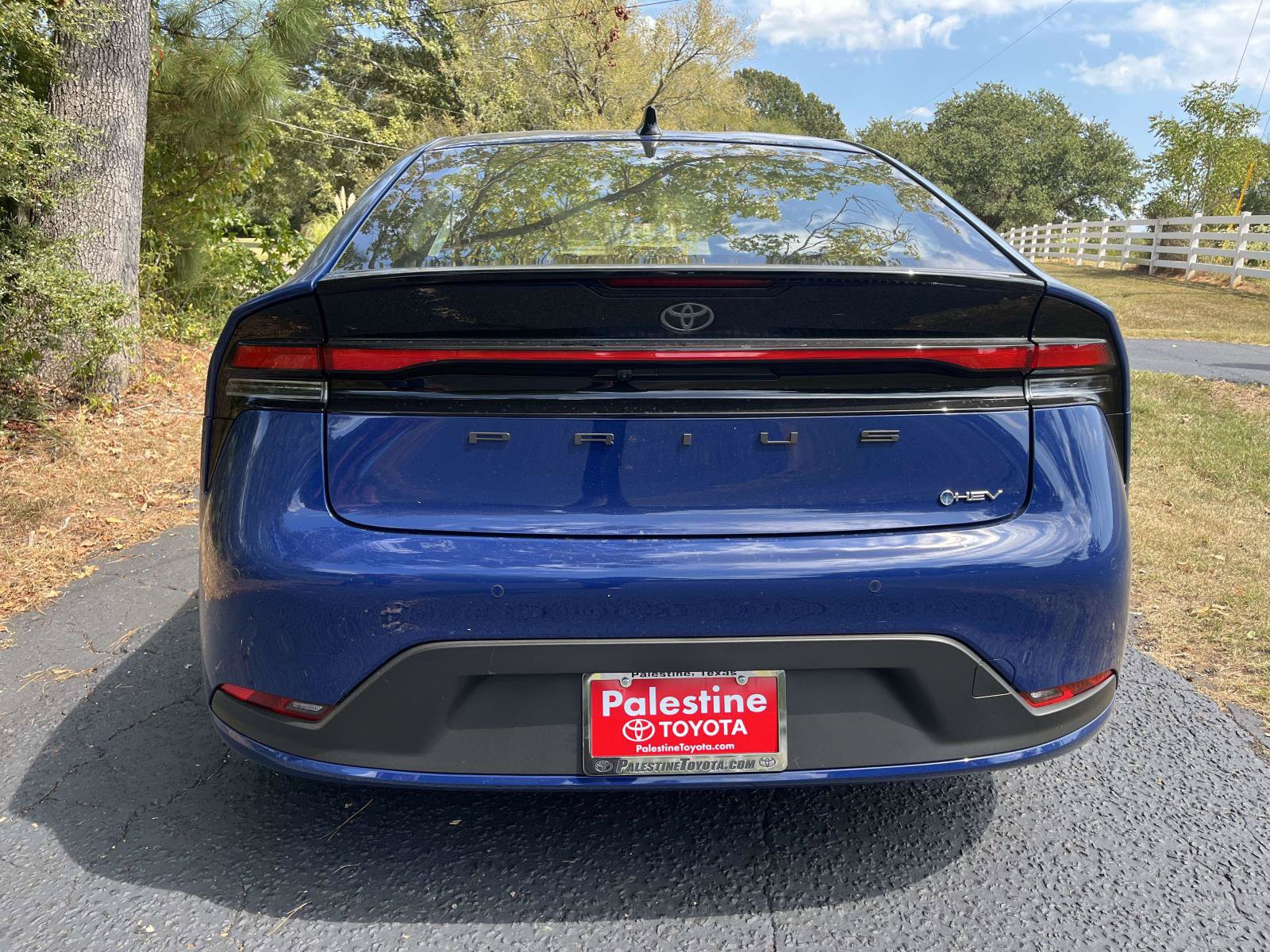 New 2027 Toyota Prius LE FWD image 5