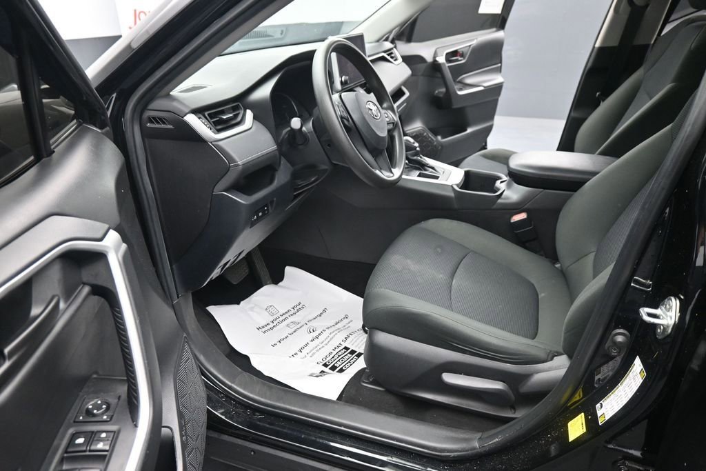 Used 2023 Toyota RAV4 LE FWD image 17