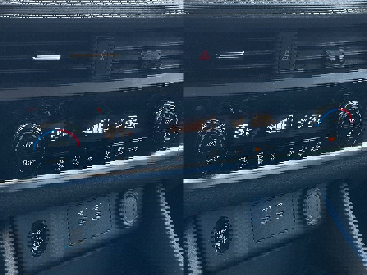 Used 2025 Nissan Rogue SV image 33