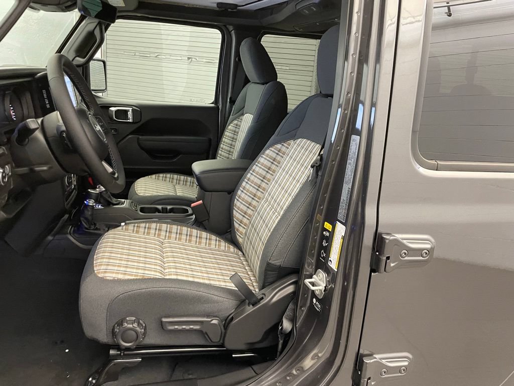 New 2026 Jeep Gladiator Mojave AWD/4WD image 15