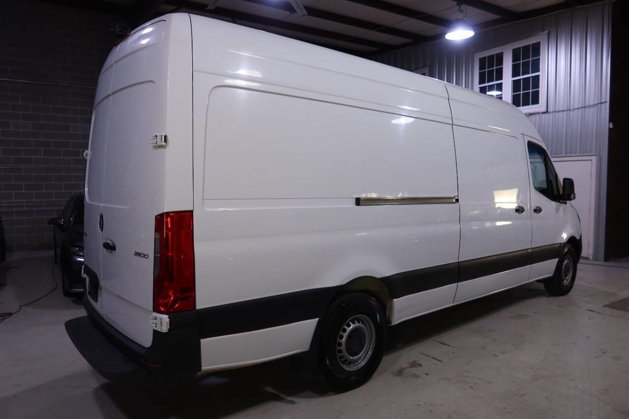 Used 2021 Mercedes-Benz Sprinter 2500 w/ Driver Convenience Package image 5