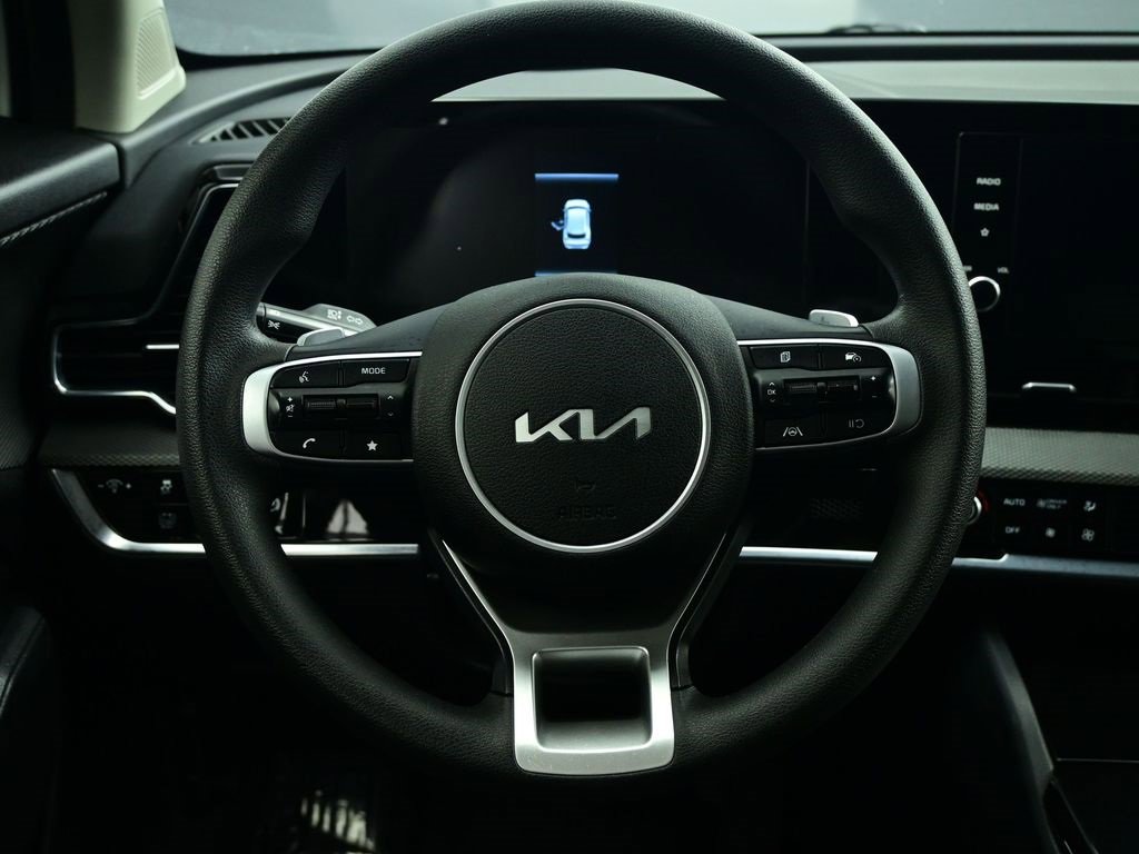 Certified 2024 Kia Sportage LX image 3