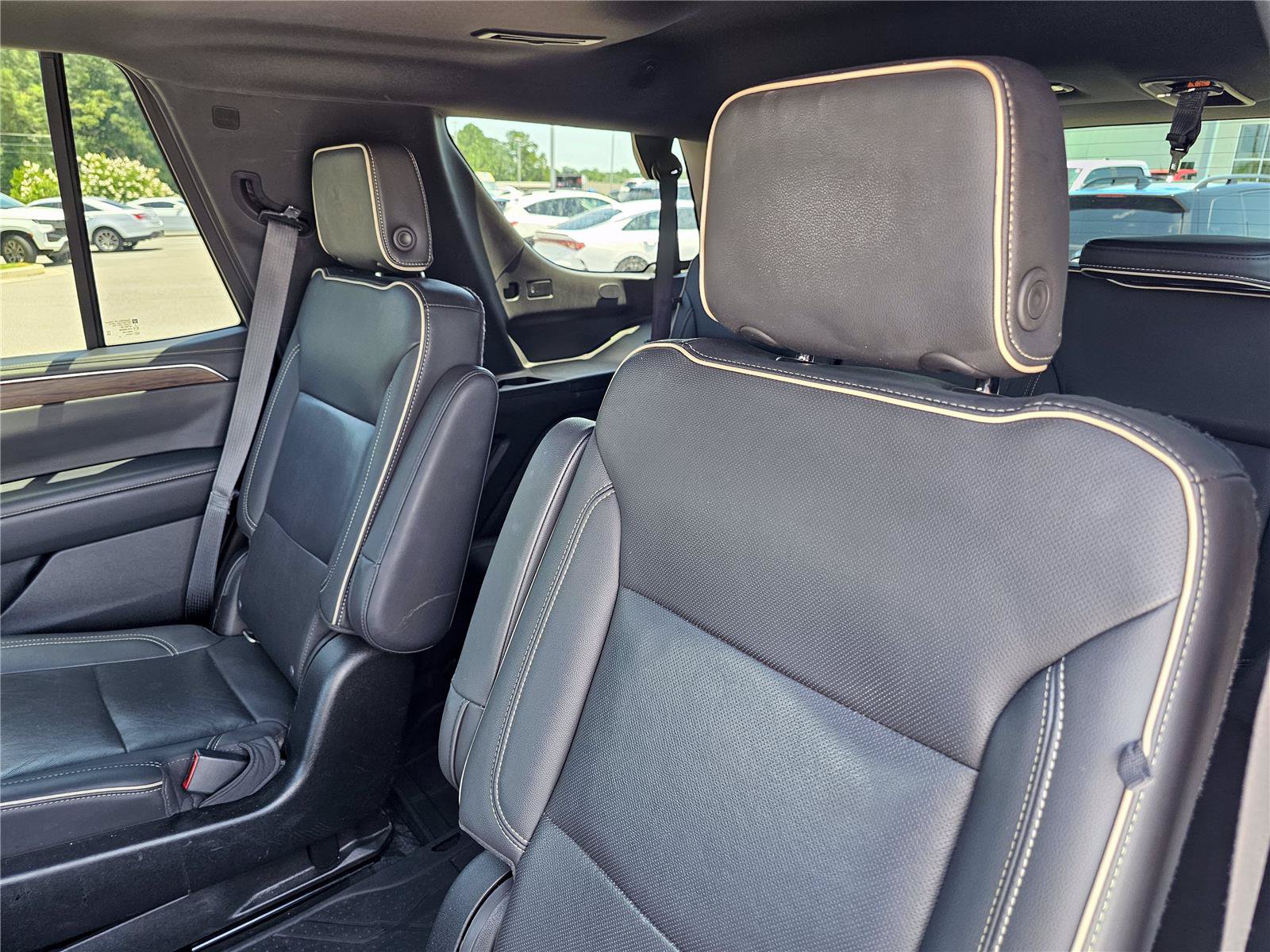 Used 2021 Chevrolet Tahoe Premier w/ Premium Package AWD/4WD image 35
